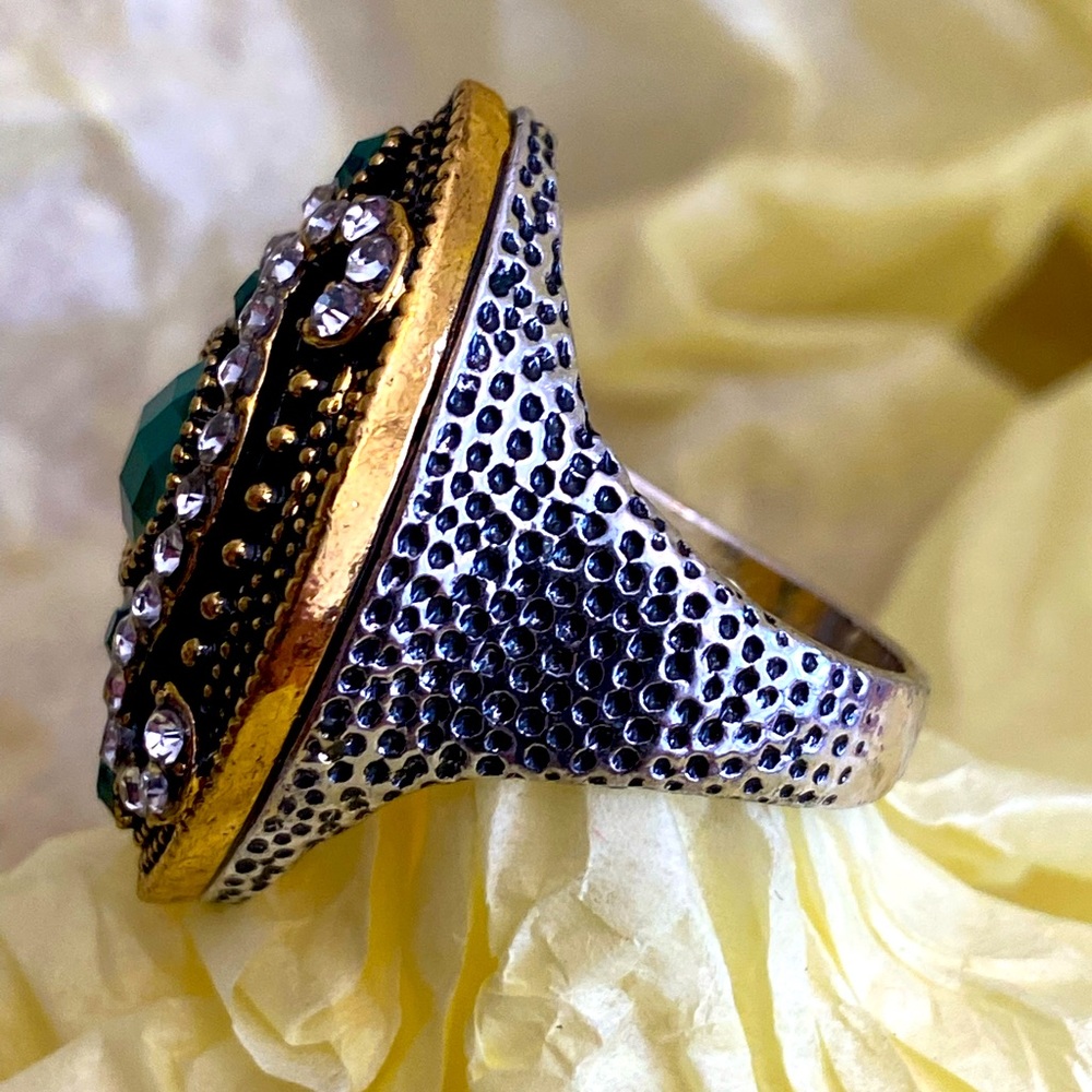 Elegant Gold and Green Statement Ring - Picture 2 of 4